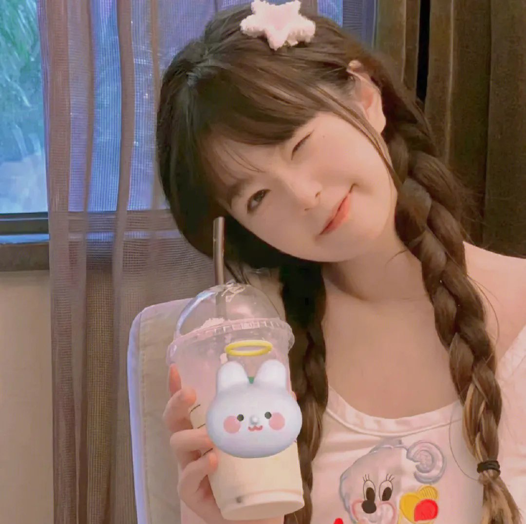 然后我们跳了舞